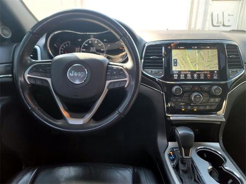 Used 2019 Jeep Grand Cherokee Limited image 17
