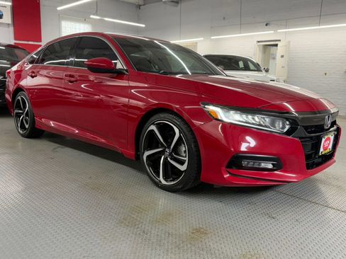 Used 2018 Honda Accord Sport image 5