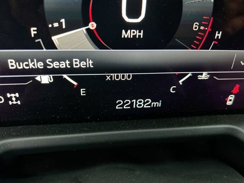 Used 2025 GMC Acadia Elevation w/ Elevation Premium Package AWD/4WD image 16