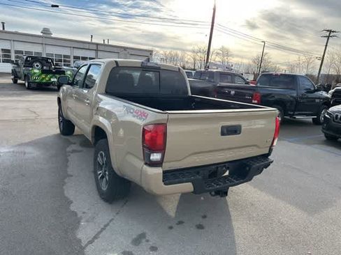 Used 2019 Toyota Tacoma TRD Sport image 16