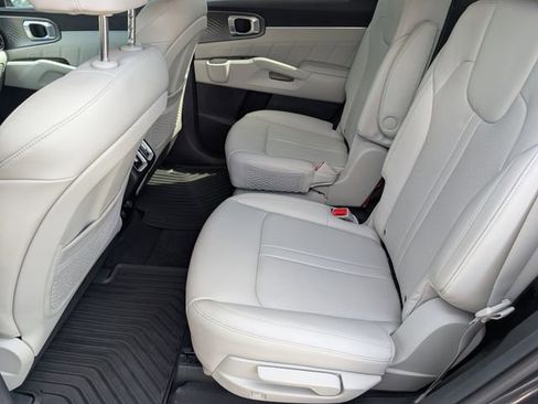 Used 2022 Kia Sorento SX image 30