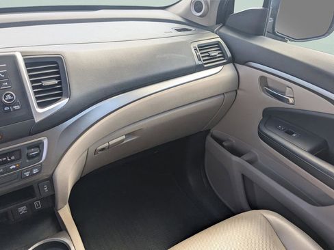 Used 2019 Honda Ridgeline RTL image 17