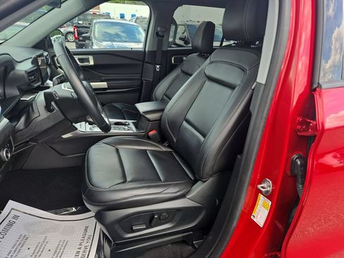 Used 2023 Ford Explorer XLT w/ Equipment Group 202A AWD/4WD image 6