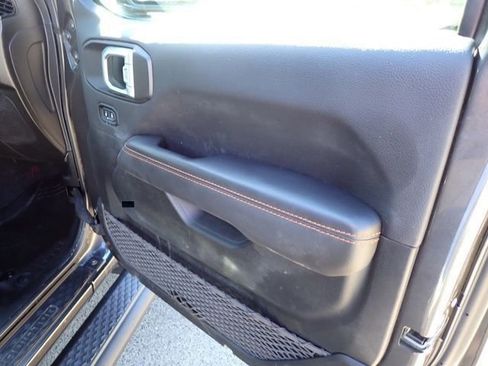 Certified 2021 Jeep Gladiator Mojave w/ LED Lighting Group AWD/4WD image 14