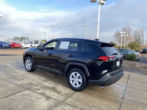 Used 2024 Toyota RAV4 LE image 7