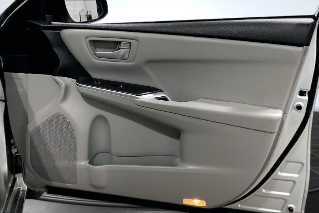 Used 2015 Toyota Camry LE FWD image 24