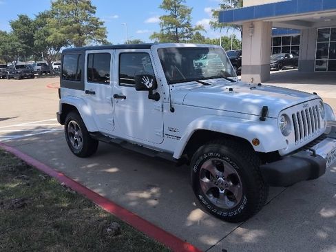 Used 2018 Jeep Wrangler Unlimited Sahara AWD/4WD image 1