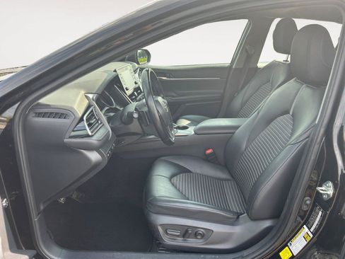 Used 2021 Toyota Camry SE FWD image 10