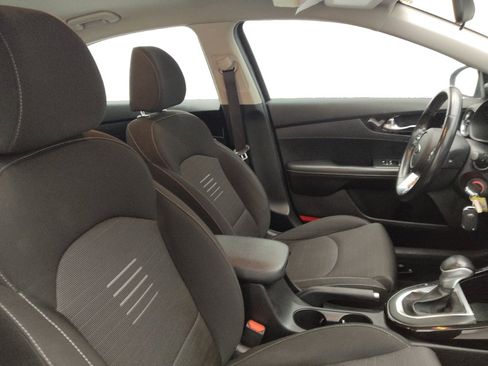 Used 2019 Kia Forte S image 21