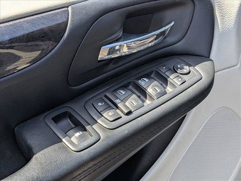 Used 2018 Dodge Grand Caravan SE w/ UConnect Hands-Free Group FWD image 10