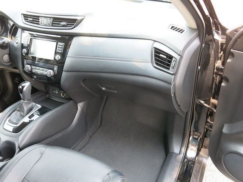 Used 2018 Nissan Rogue SL FWD image 13