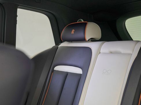 New 2026 Rolls-Royce Cullinan Black Badge image 42