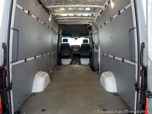 Used 2025 Mercedes-Benz Sprinter 2500 image 15