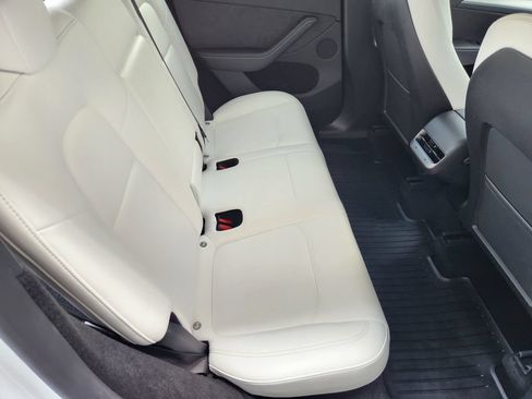 Used 2023 Tesla Model Y Long Range AWD/4WD image 30