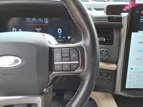 Used 2024 Ford Expedition Platinum AWD/4WD image 24