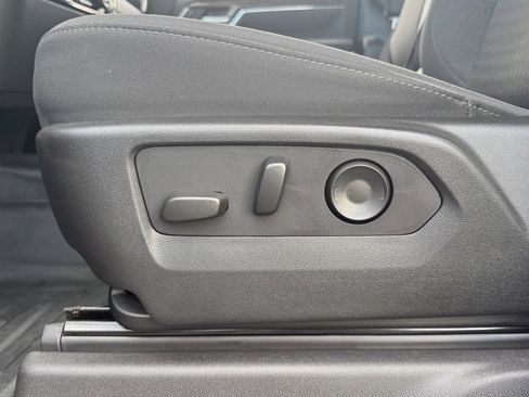 Used 2024 Chevrolet Silverado 2500 LT w/ Convenience Package image 12