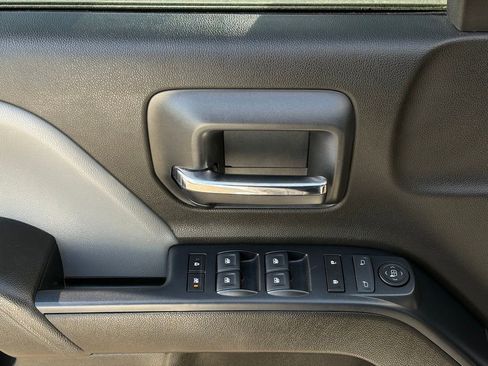 Used 2018 Chevrolet Silverado 1500 Custom w/ Custom Value Package AWD/4WD image 12