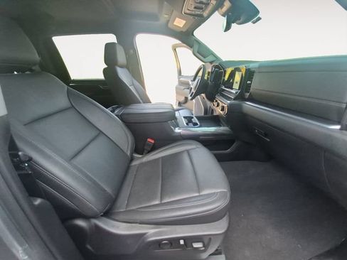 Used 2024 Chevrolet Silverado 3500 LTZ w/ LTZ Convenience Package AWD/4WD image 14