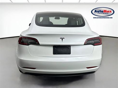 Used 2023 Tesla Model 3 Standard Range image 8