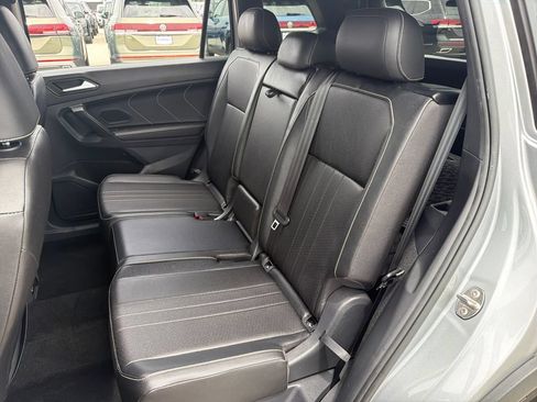 Certified 2023 Volkswagen Tiguan SE R-Line FWD image 22