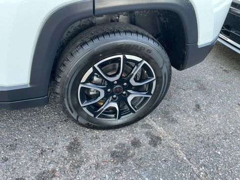 Used 2025 Jeep Compass Trailhawk image 29