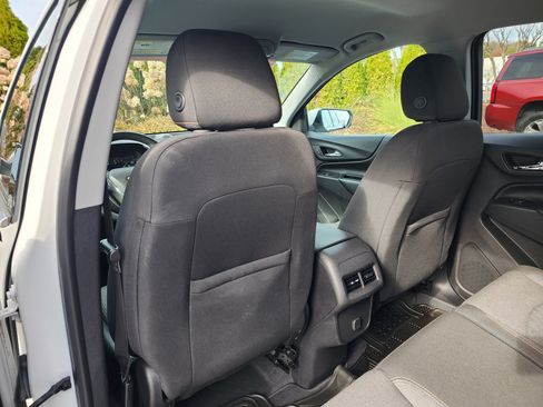 Used 2018 Chevrolet Equinox LT image 16