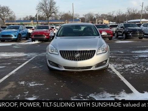 Used 2016 Buick Regal image 2