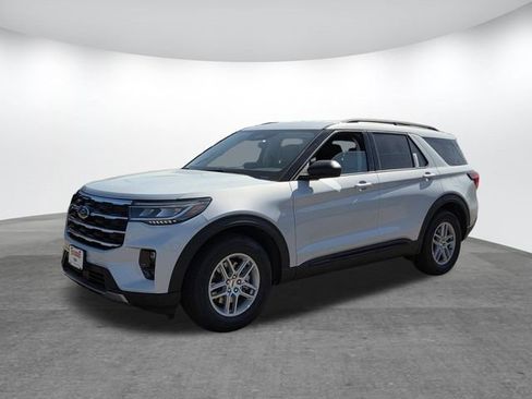 New 2026 Ford Explorer Active RWD image 4