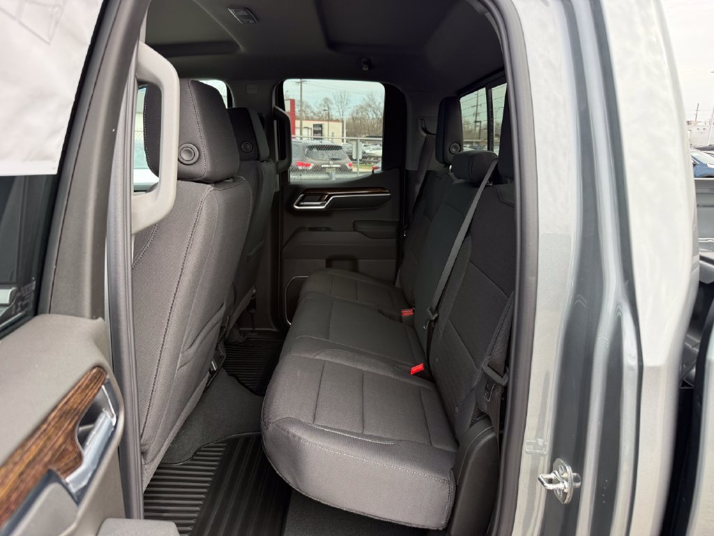 New 2026 GMC Sierra 1500 SLE w/ Preferred Package AWD/4WD image 17