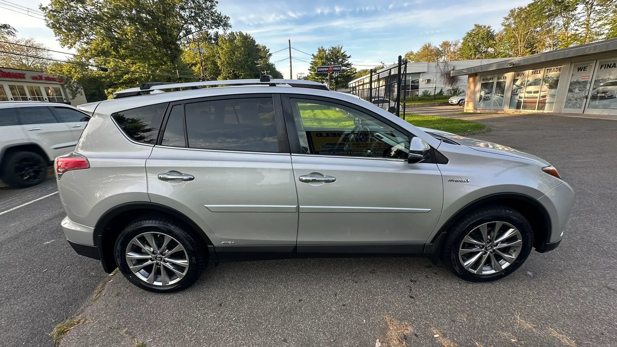 Used 2016 Toyota RAV4 Limited w/ Advanced Technology Package AWD/4WD image 4