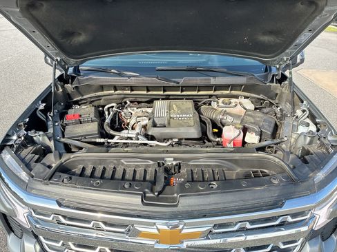 Used 2025 Chevrolet Silverado 1500 LTZ w/ LTZ Premium Package AWD/4WD image 31