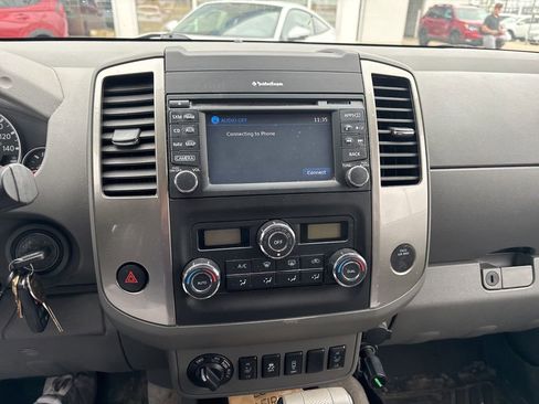 Used 2014 Nissan Frontier SL AWD/4WD image 15