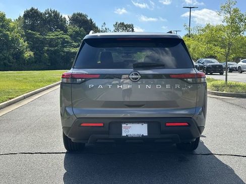 Certified 2025 Nissan Pathfinder SV FWD image 8
