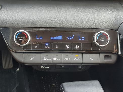 Used 2022 Hyundai Elantra SEL w/ Convenience + Premium Package FWD image 27
