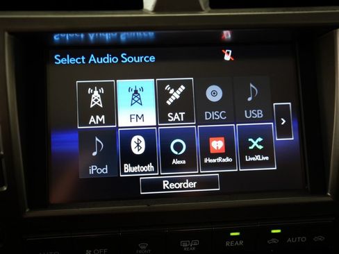 Used 2018 Lexus GX 460 Premium w/ Premium Package AWD/4WD image 21