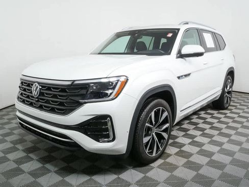Certified 2025 Volkswagen Atlas SEL Premium R-Line image 34
