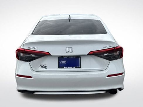 Used 2022 Honda Civic Sport image 4