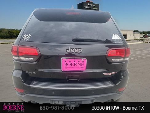 Used 2021 Jeep Grand Cherokee Trailhawk w/ Trailhawk Luxury Group AWD/4WD image 11