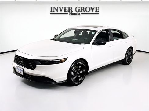 Used 2023 Honda Accord Sport image 1