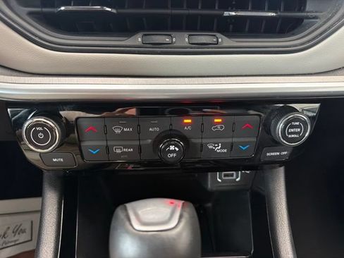 Used 2025 Jeep Compass Limited AWD/4WD image 19