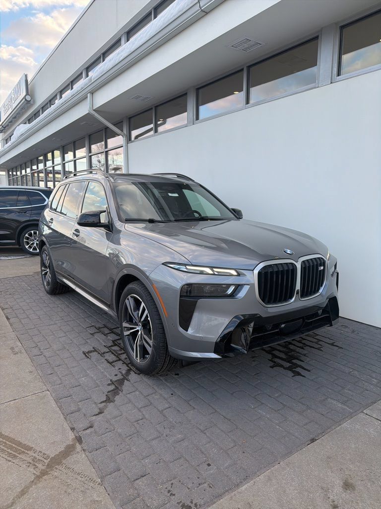 New 2026 BMW X7 M60i AWD/4WD image 1