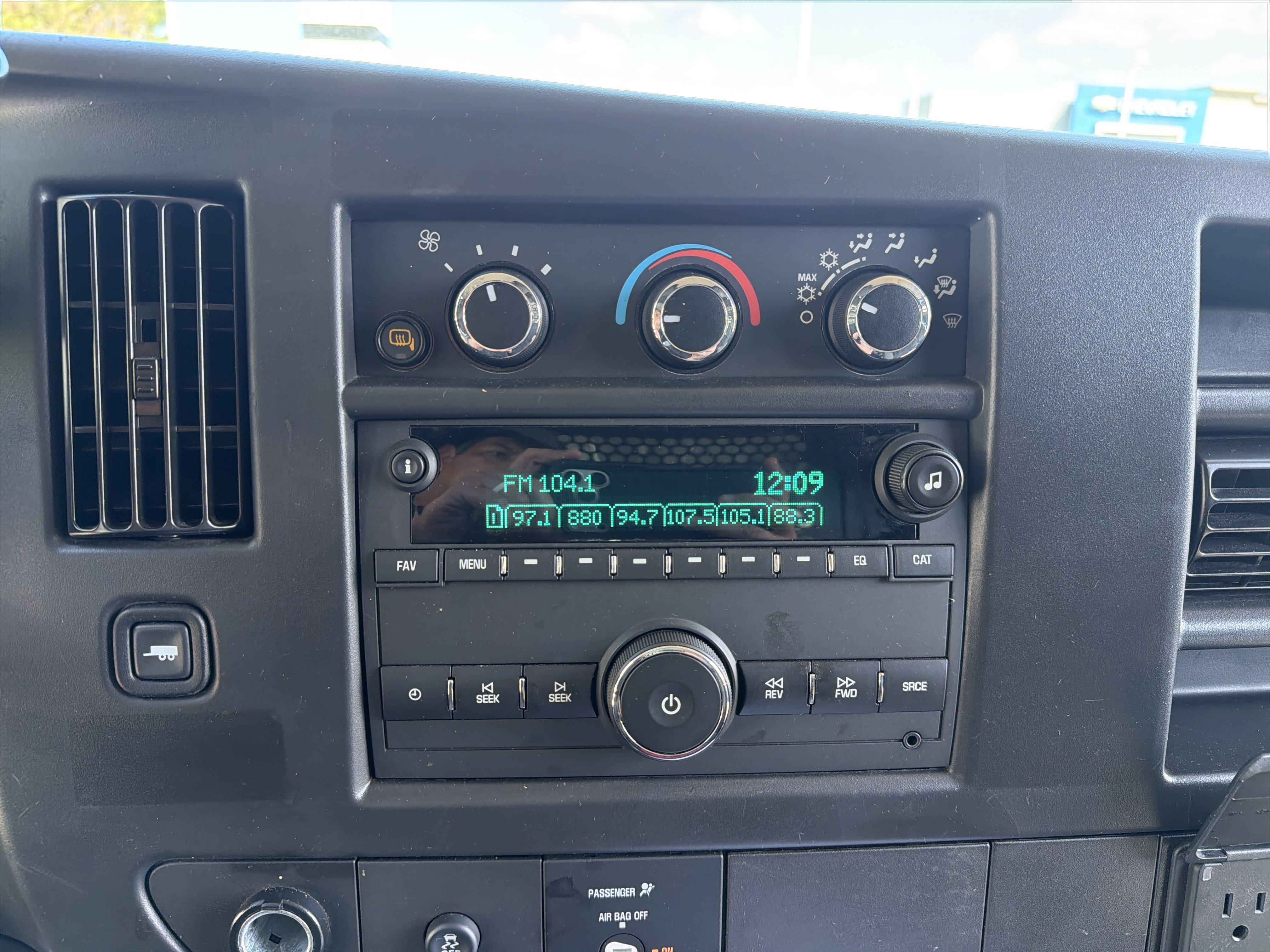Used 2025 Chevrolet Express 2500 w/ Driver Convenience Package RWD image 24