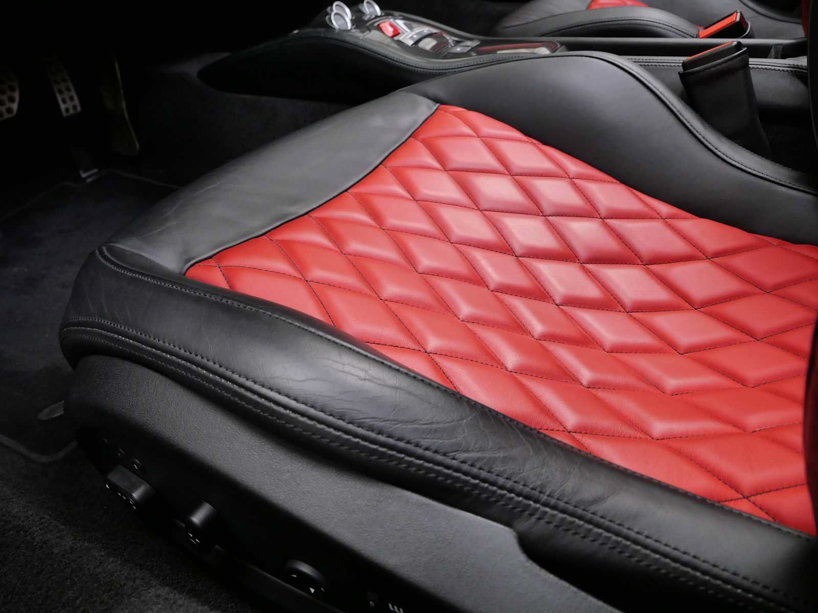 Certified 2013 Ferrari 458 Spider RWD image 18