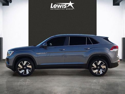 Used 2025 Volkswagen Atlas Cross Sport SE image 2