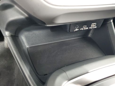 Used 2025 Subaru Crosstrek 2.5i Premium AWD/4WD image 19