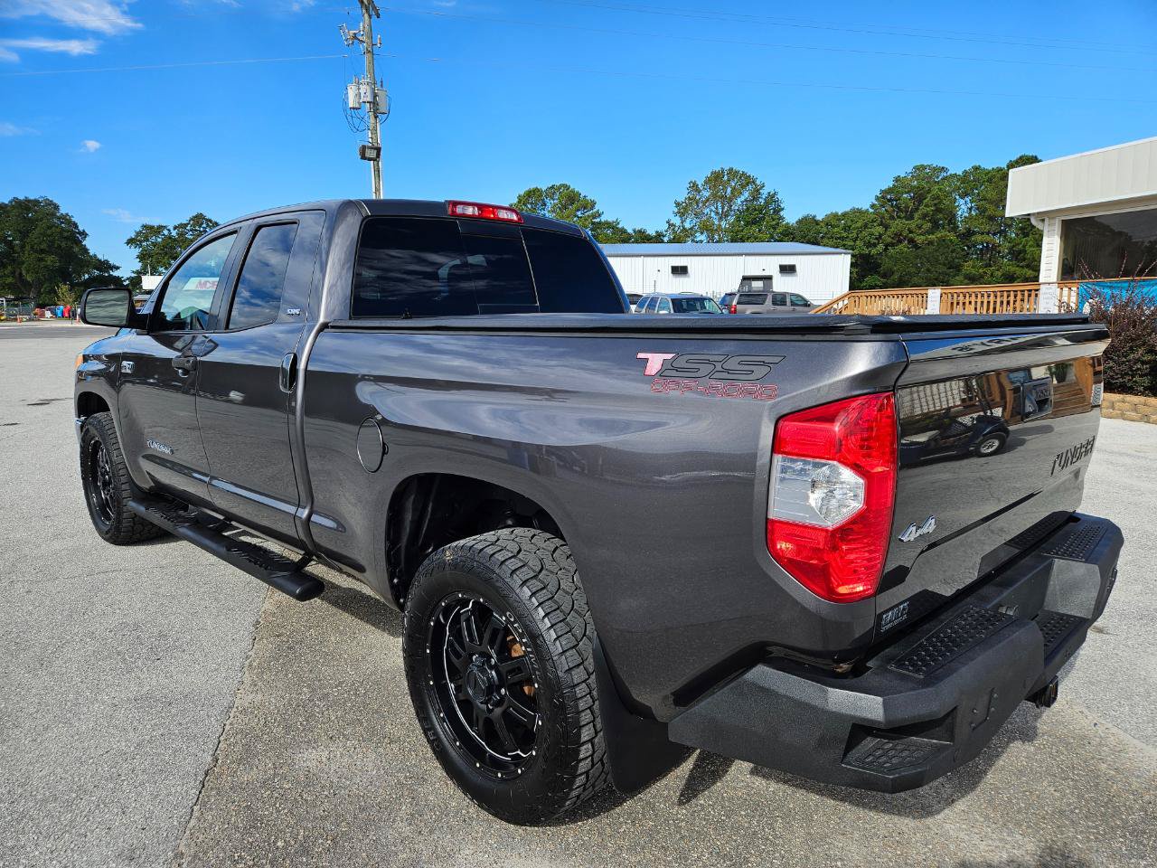 Used 2016 Toyota Tundra SR5 AWD/4WD image 4