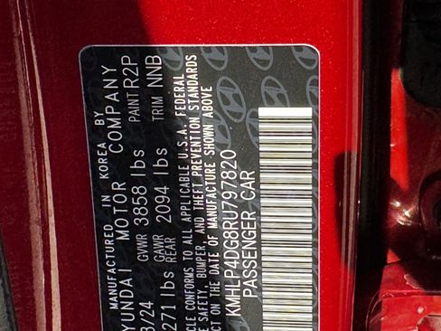 Used 2024 Hyundai Elantra Limited image 36