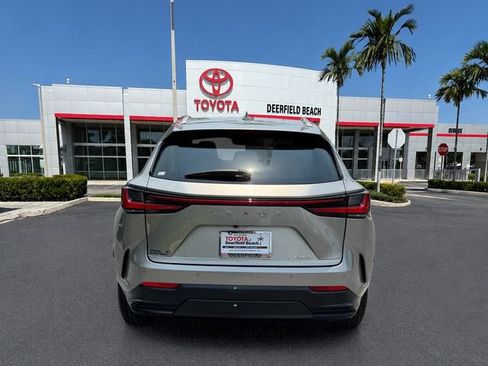 Used 2025 Lexus NX 250 FWD w/ Cold Area Package image 6