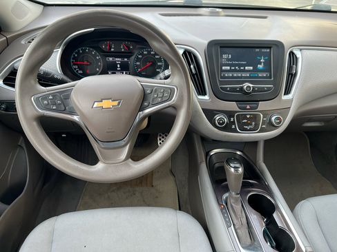 Used 2016 Chevrolet Malibu LT image 17