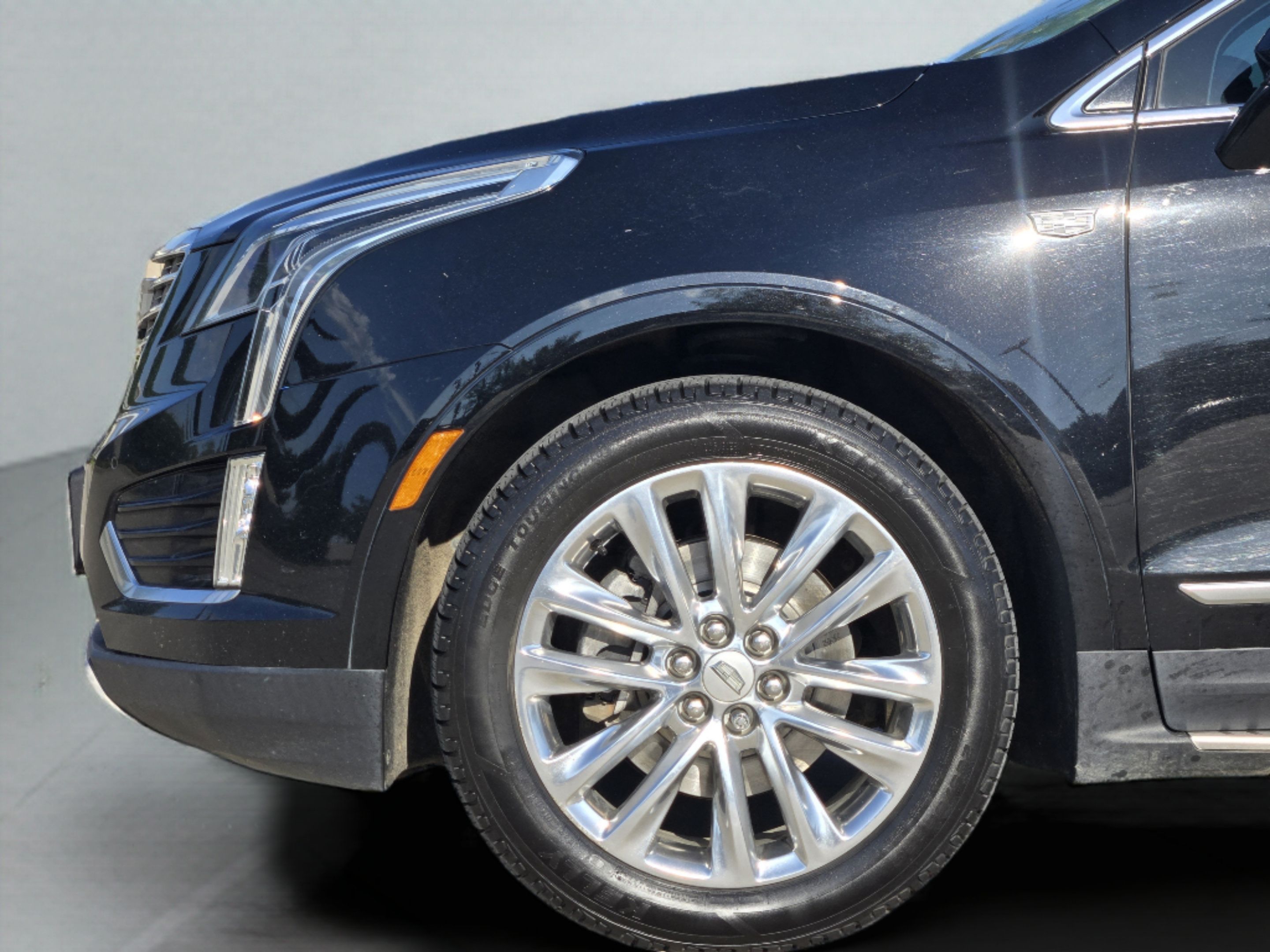 Used 2017 Cadillac XT5 Platinum AWD/4WD image 37